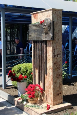 9 (1) (1) (1) (1) (1) (1) (1) (1) (1) (1)