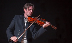 Саня Кройтор и «Виорика» на сцене Рыбницкого ДК Саня Кройтор и «Виорика» на сцене Рыбницкого ДК