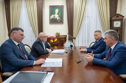 Глава государства провел совещание с должностными лицами, задействованными в реализации проекта «Доступное жилье» Глава государства провел совещание с должностными лицами, задействованными в реализации проекта «Доступное жилье»