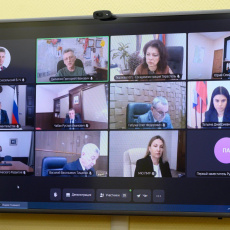 Президент провел селекторное совещание с руководителями органов госвласти и управления