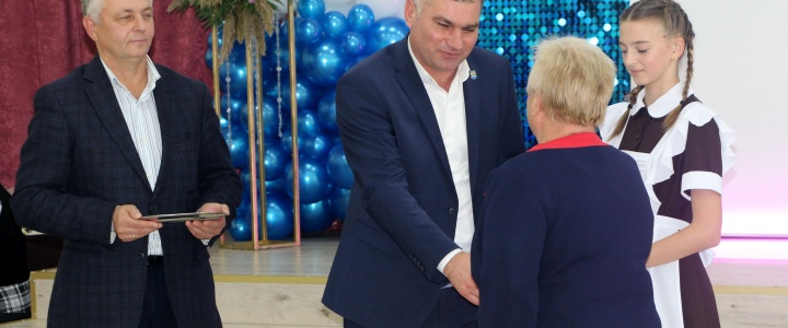 В Рыбнице отпраздновали День учителя В Рыбнице отпраздновали День учителя