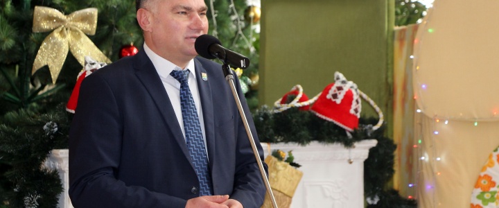 Ёлка главы для детей, опекаемых государством