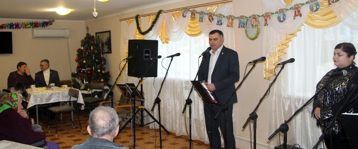 В Доме для одиноких престарелых и инвалидов прошел праздничный концерт В Доме для одиноких престарелых и инвалидов прошел праздничный концерт