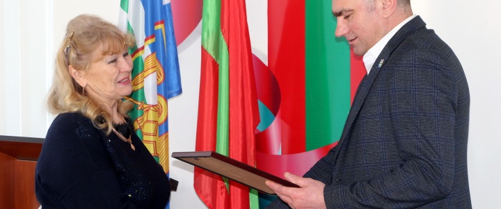 В Рыбнице наградили победителей конкурса на лучшее новогоднее оформление города В Рыбнице наградили победителей конкурса на лучшее новогоднее оформление города