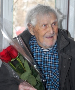 Ветеранов Великой Отечественной войны поздравили с наступающим праздником Ветеранов Великой Отечественной войны поздравили с наступающим праздником