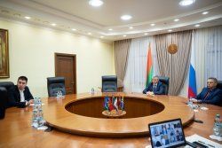 Президент провел селекторное совещание