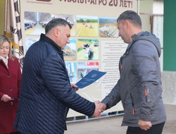 Глава госадминистрации поздравил работников “Фиальт-Агро” Глава госадминистрации поздравил работников “Фиальт-Агро”