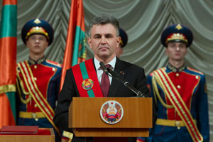 Президент Вадим Красносельский принял присягу на верность народу Приднестровья