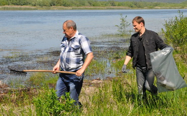 Аппарат госадминистрации принял участие в акции «Чистый берег»