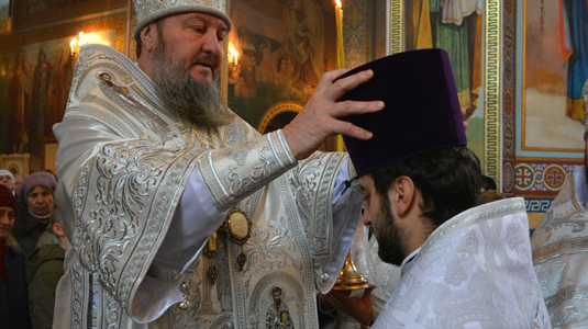 Архиепископ Савва совершил литургию в Михаило-Архангельском соборе