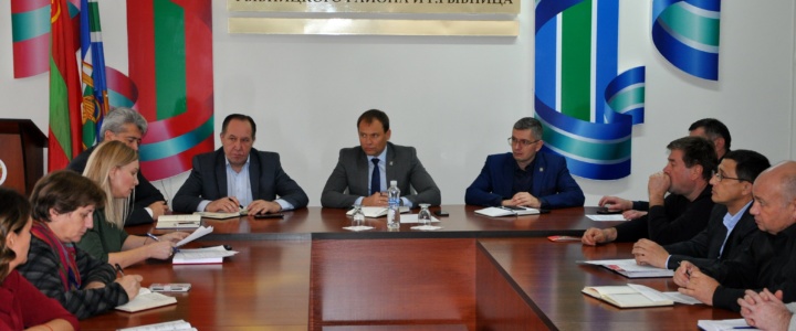 Вячеслав Фролов провёл совещание с руководителями государственных и муниципальных служб