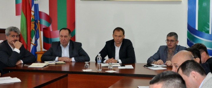 Глава госадминистрации  провёл совещание с руководителями государственных и муниципальных организаций