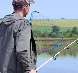 С 15 апреля установлен запрет на ловлю рыбы