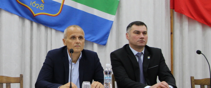 Виктор Тягай принял участие во внеочередной сессии горсовета народных депутатов