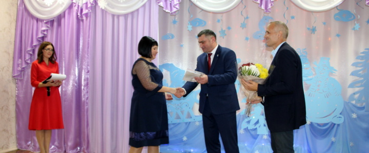 Виктор Тягай поздравил коллектив детского сада № 1 с юбилеем учреждения