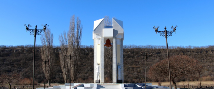История самого большого памятника в Рыбницком районе