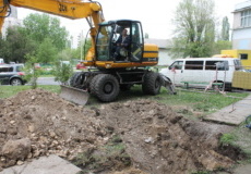 Рыбницкий филиал «Тирастеплоэнерго» выполняет работы по устранению порывов внутриквартальных сетей горячего водоснабжения
