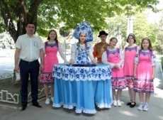 В День России в Рыбнице прошла акция «Россия – необъятная страна» В День России в Рыбнице прошла акция «Россия – необъятная страна»