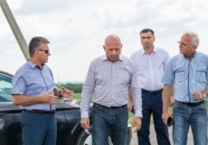 Находясь с рабочим визитом в Рыбницком районе, Президент посетил современную молочную ферму