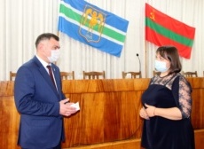 Руководителям рыбницких предприятий и учреждений вручили памятные медали Руководителям рыбницких предприятий и учреждений вручили памятные медали