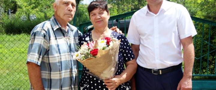 Виктор Тягай поздравил супружеские пары, прожившие в браке полвека
