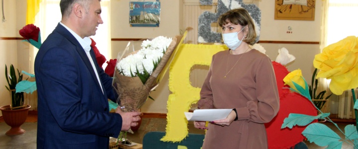 Рыбницкой украинской школе 25 лет