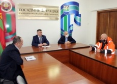 В связи с обильным снегопадом дорожные и коммунальные службы переведены на усиленный режим работы