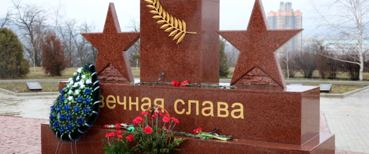 Глава госадминистрации возложил цветы к памятнику защитникам Приднестровья