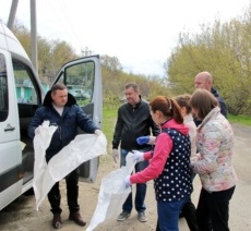 Коллектив государственной администрации вышел на субботник