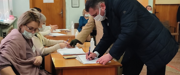 Глава госадминистрации проголосовал на выборах Президента Приднестровской Молдавской Республики