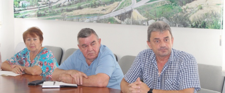 Виктор Тягай обсудил с представителями общественности программу празднования Дня Республики Виктор Тягай обсудил с представителями общественности программу празднования Дня Республики