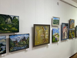 В Рыбницкой картинной галерее состоялось открытие художественной выставки «Незримые мосты»