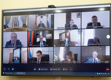 Президент провел селекторное совещание