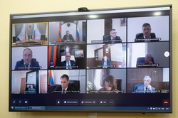 Президент провел селекторное совещание