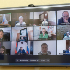 Президент провел селекторное совещание