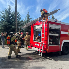Взрыв бытового газа в многоквартирном доме – легенда тактико-специальных учений в Рыбнице Взрыв бытового газа в многоквартирном доме – легенда тактико-специальных учений в Рыбнице