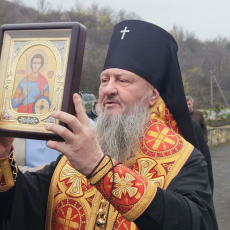 Архиепископ Савва совершил Божественную литургию в день памяти вмч. Димитрия Солунского в с.Выхватинцы