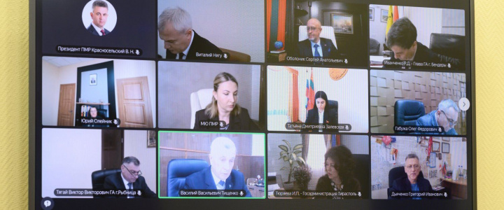 На селекторном совещании Президент обсудил текущие вопросы жизнедеятельности городов и районов республики