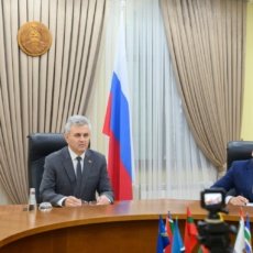 Президент провел селекторное совещание